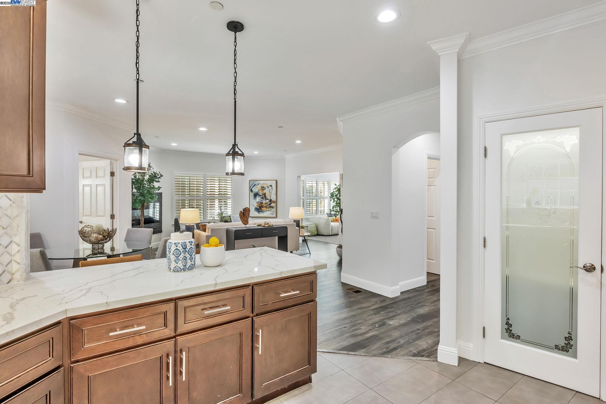 Detail Gallery Image 18 of 60 For 4597 Edwards Ln., Castro Valley,  CA 94546-4734 - 5 Beds | 4/1 Baths