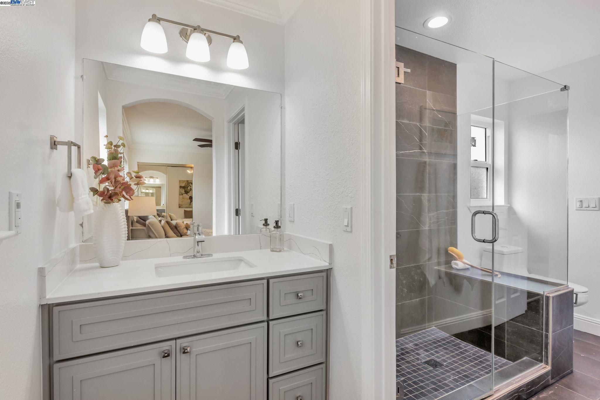 Detail Gallery Image 45 of 60 For 4597 Edwards Ln., Castro Valley,  CA 94546-4734 - 5 Beds | 4/1 Baths