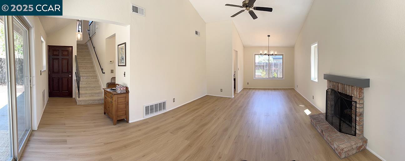 Front Image Thumbnail for CC41112798