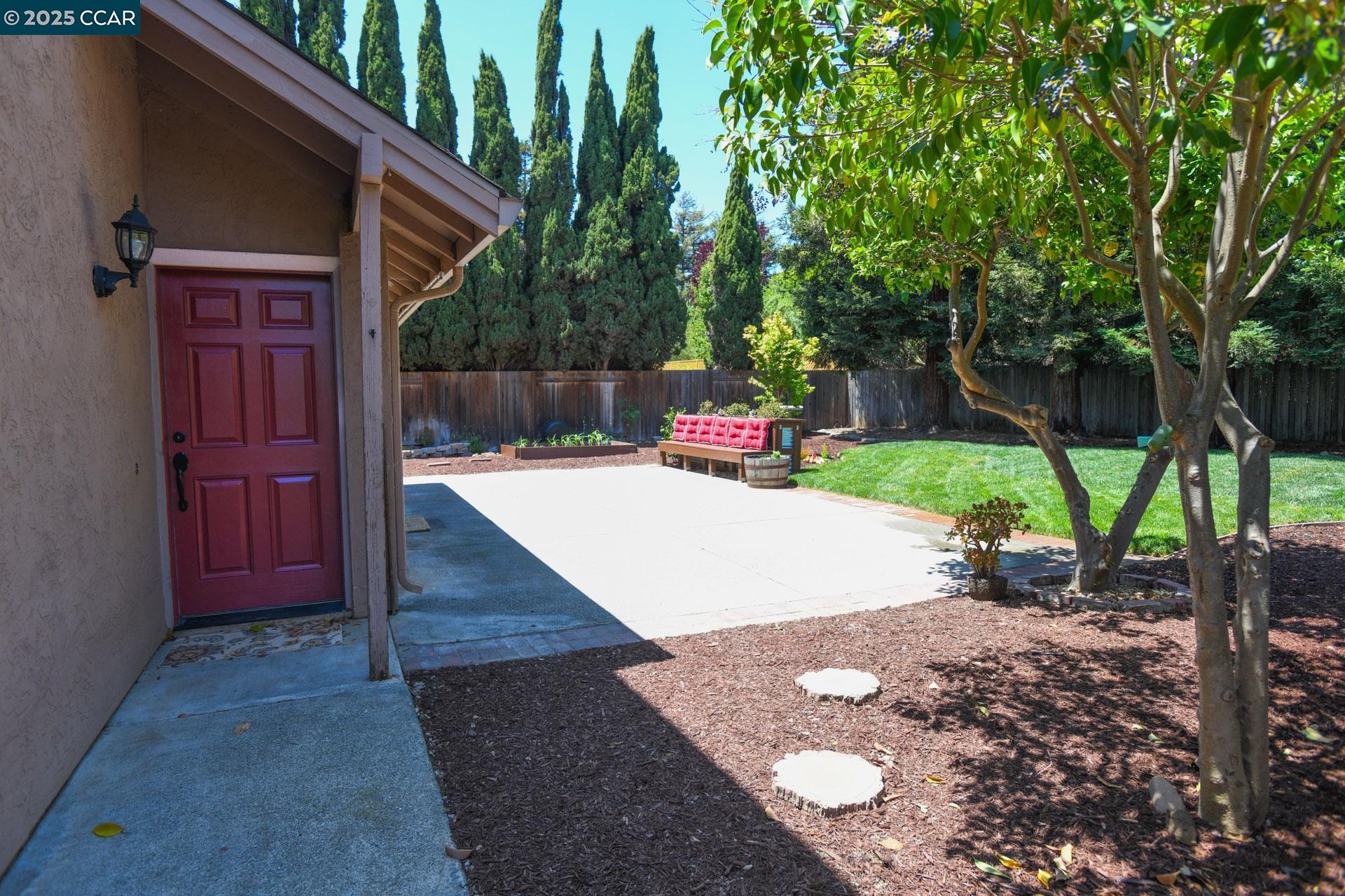 Detail Gallery Image 43 of 51 For 555 Willow Ct, Benicia,  CA 94510 - 2 Beds | 2/1 Baths