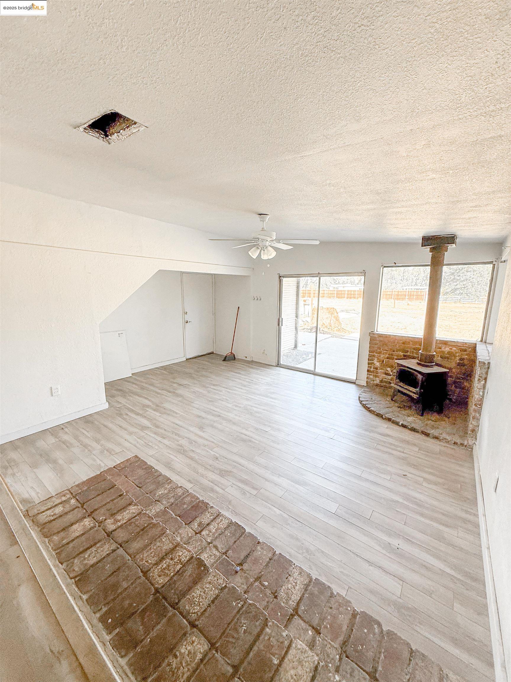 Detail Gallery Image 12 of 21 For 7036 Dry Creek, Rio Linda,  CA 95673 - 4 Beds | 2 Baths