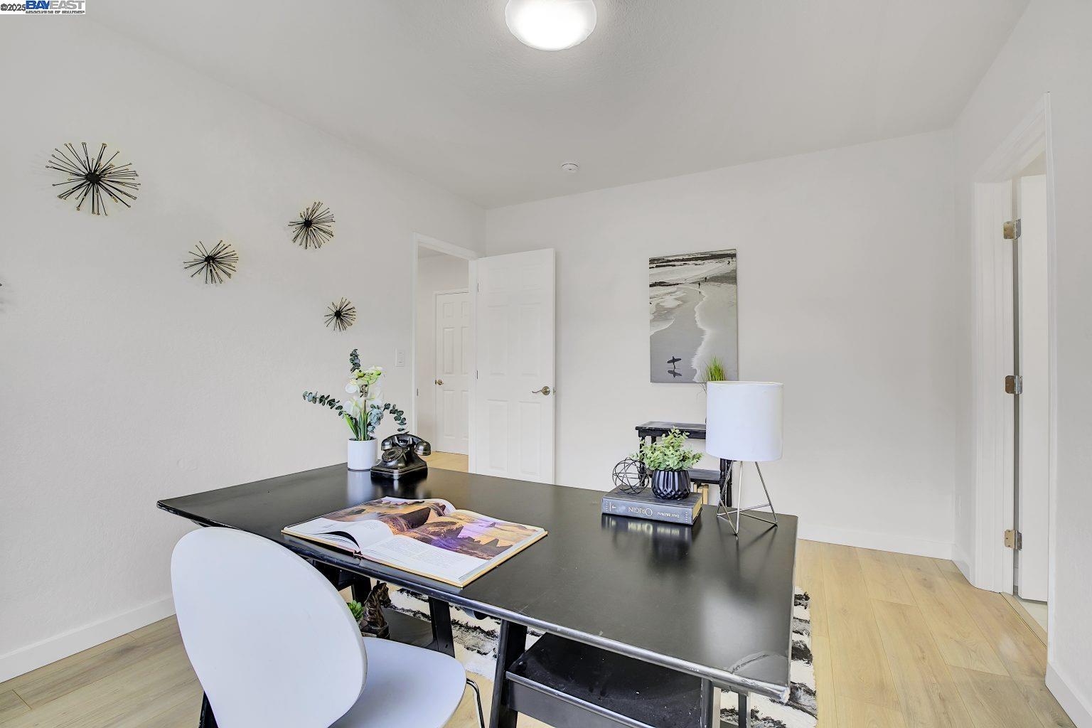 Detail Gallery Image 12 of 47 For 127 Maitland Dr, Alameda,  CA 94502 - 4 Beds | 4 Baths