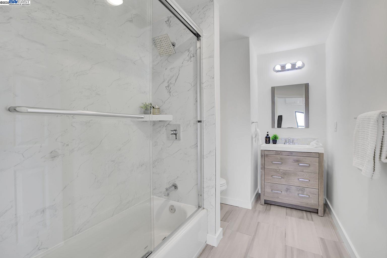 Detail Gallery Image 31 of 47 For 127 Maitland Dr, Alameda,  CA 94502 - 4 Beds | 4 Baths