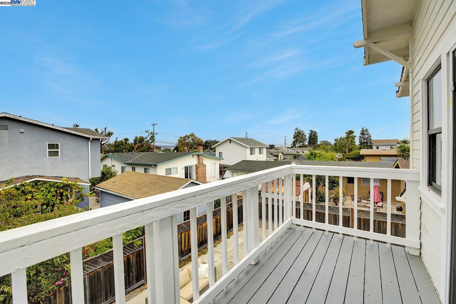 Detail Gallery Image 38 of 47 For 127 Maitland Dr, Alameda,  CA 94502 - 4 Beds | 4 Baths