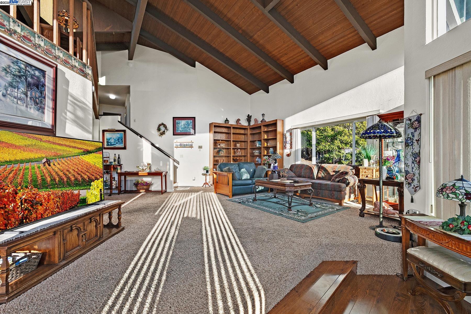 Detail Gallery Image 3 of 44 For 17220 Robey Dr, Castro Valley,  CA 94546 - 3 Beds | 2 Baths