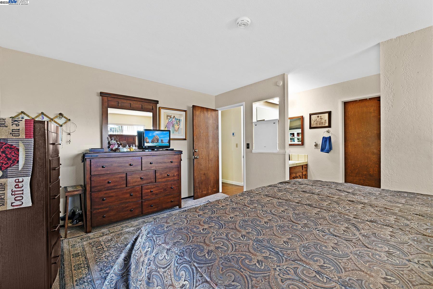 Detail Gallery Image 23 of 44 For 17220 Robey Dr, Castro Valley,  CA 94546 - 3 Beds | 2 Baths
