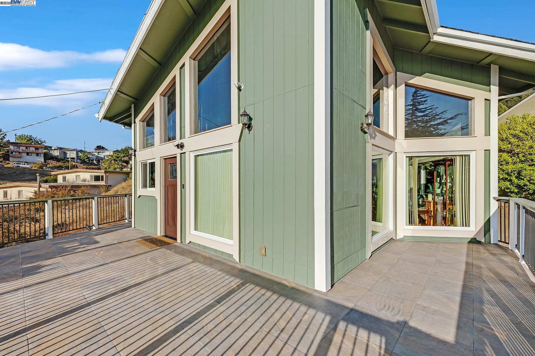 Detail Gallery Image 39 of 44 For 17220 Robey Dr, Castro Valley,  CA 94546 - 3 Beds | 2 Baths