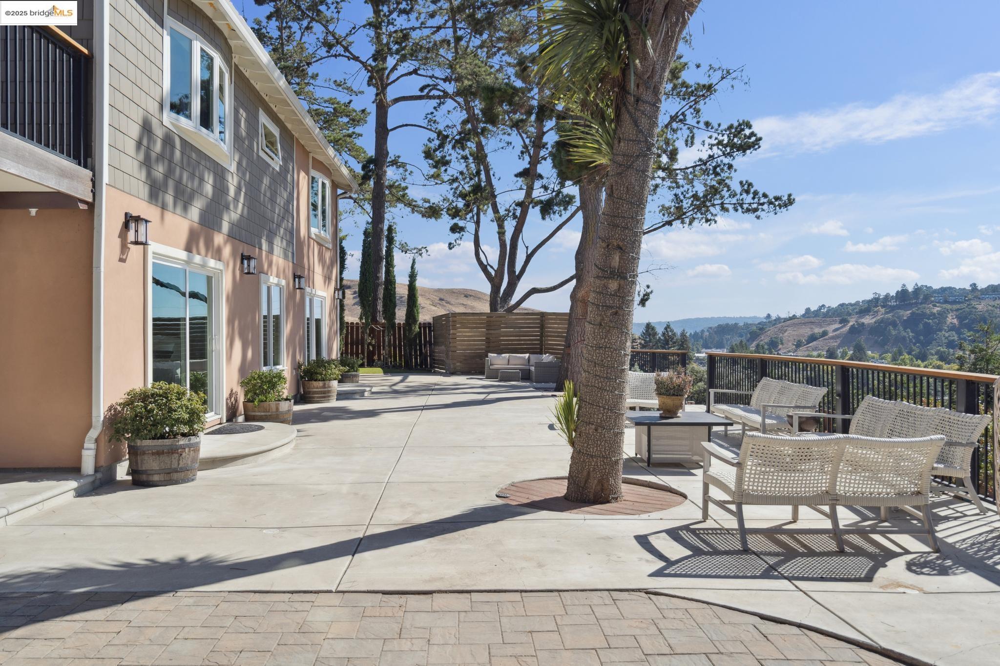 Detail Gallery Image 52 of 60 For 38 Lenelle Ct, Moraga,  CA 94556 - 6 Beds | 4/2 Baths