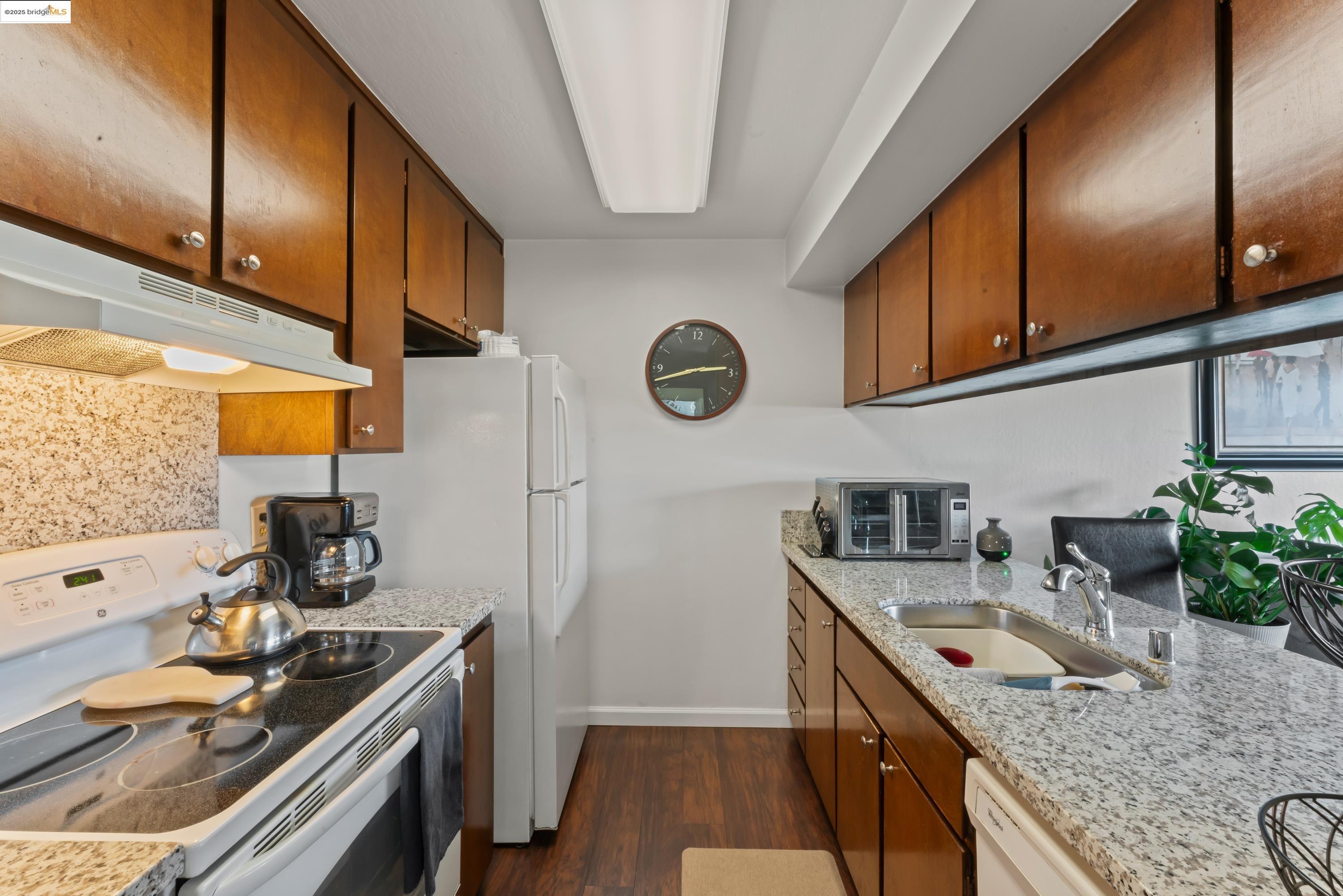 Photo #5: 41112817 Listing 