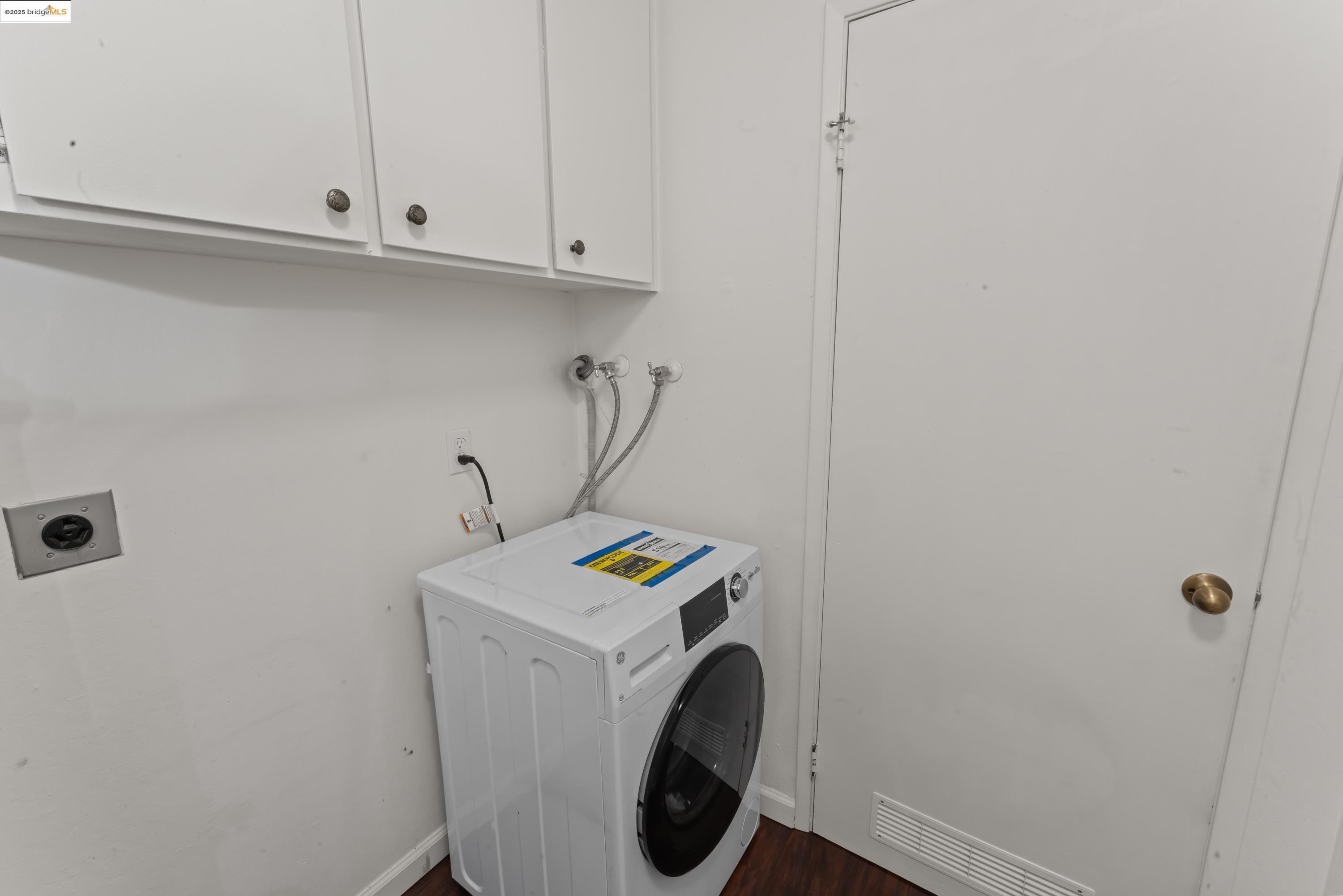 Photo #8: 41112817 Listing: Photo #8