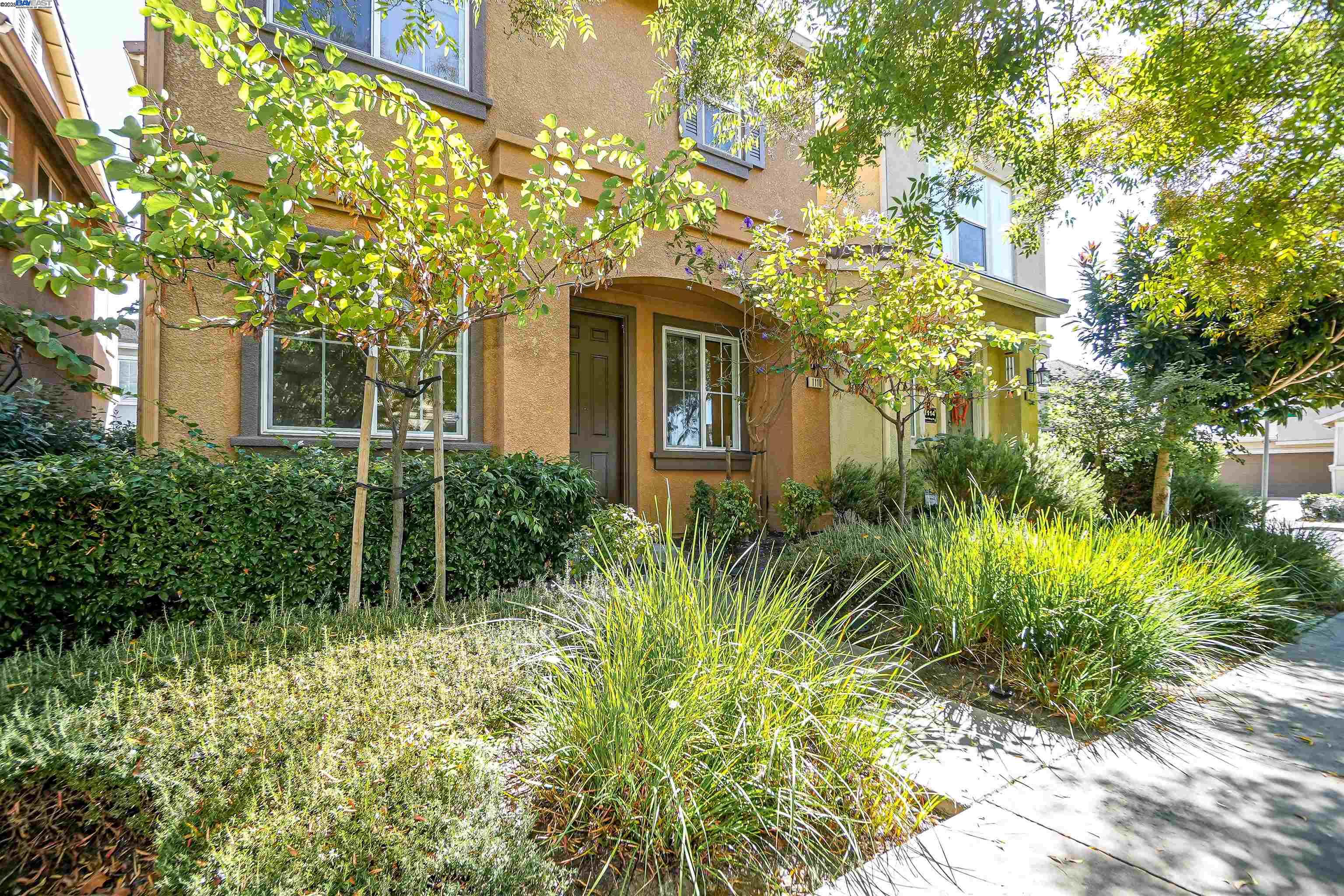 MLS: 41112820 Condo For Sale
