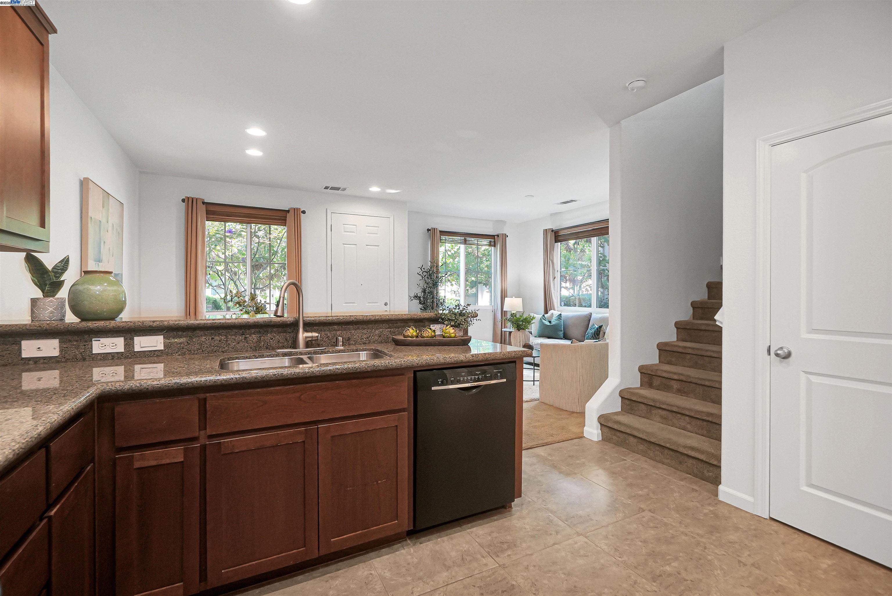Photo #12: 41112820 Listing: Photo #12