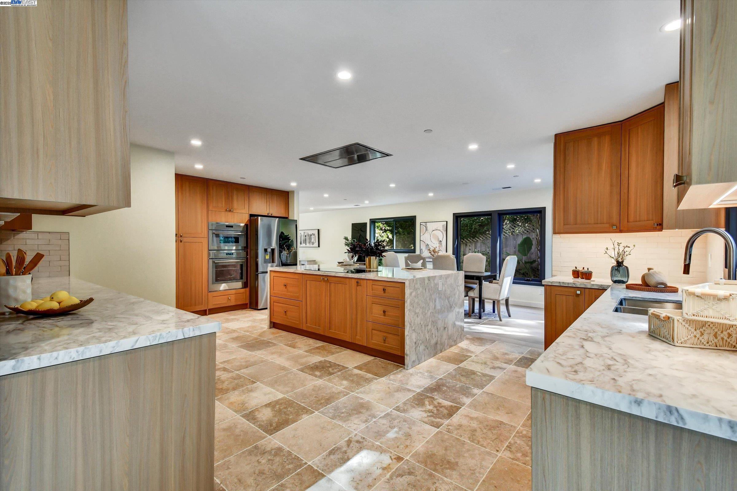 Detail Gallery Image 14 of 42 For 148 Auburn St, San Rafael,  CA 94901 - 4 Beds | 3/1 Baths