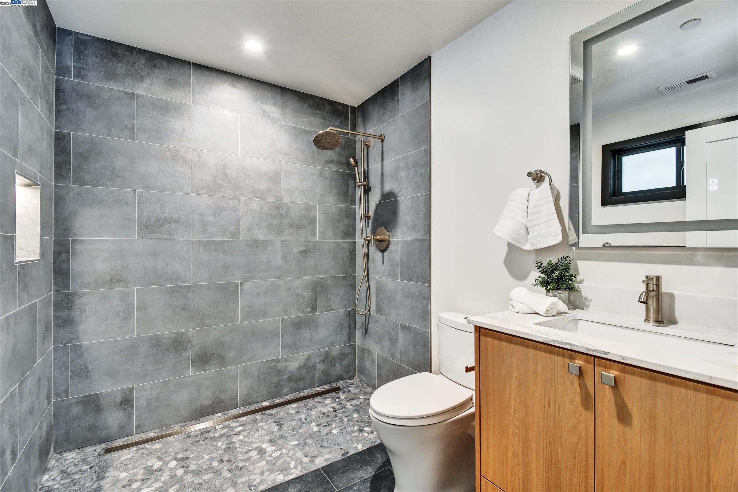 Detail Gallery Image 20 of 42 For 148 Auburn St, San Rafael,  CA 94901 - 4 Beds | 3/1 Baths