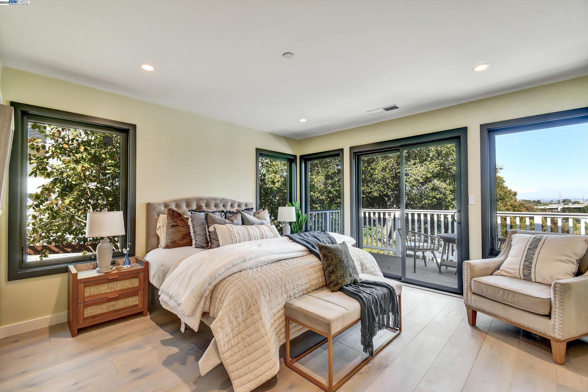 Detail Gallery Image 23 of 42 For 148 Auburn St, San Rafael,  CA 94901 - 4 Beds | 3/1 Baths