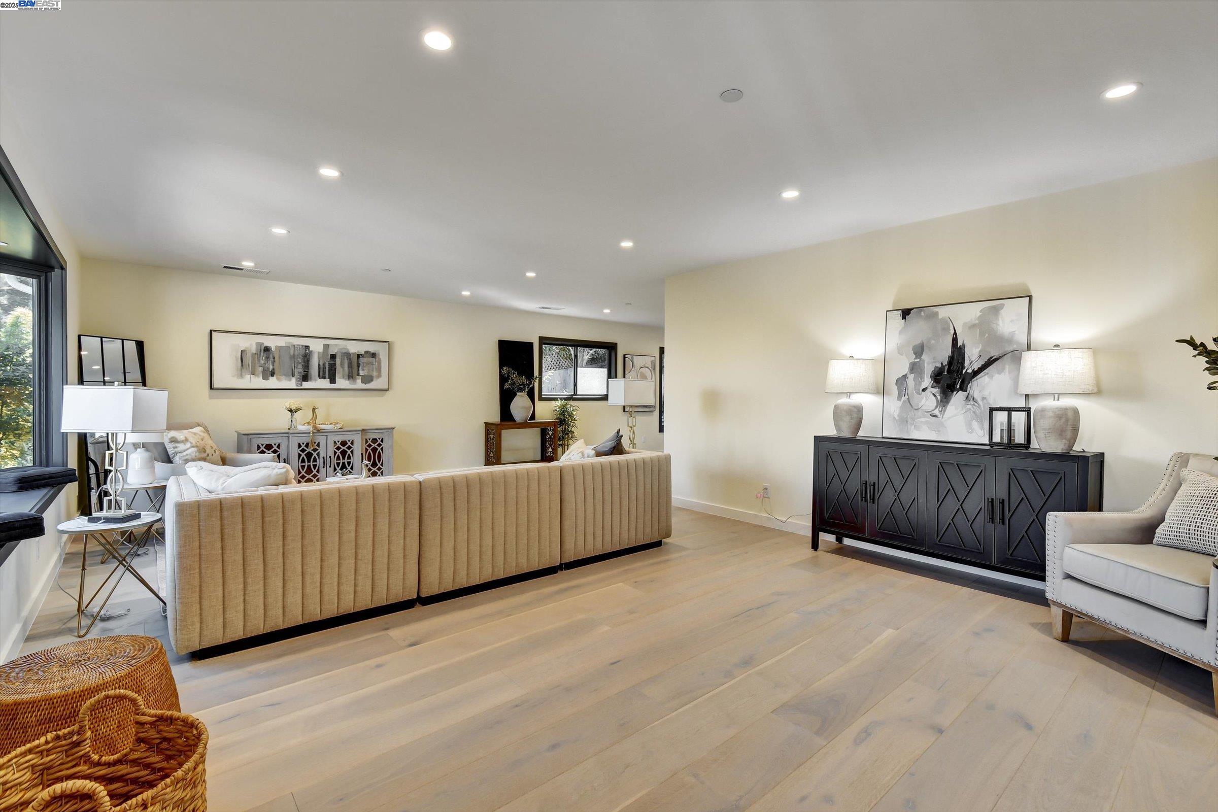 Detail Gallery Image 6 of 42 For 148 Auburn St, San Rafael,  CA 94901 - 4 Beds | 3/1 Baths