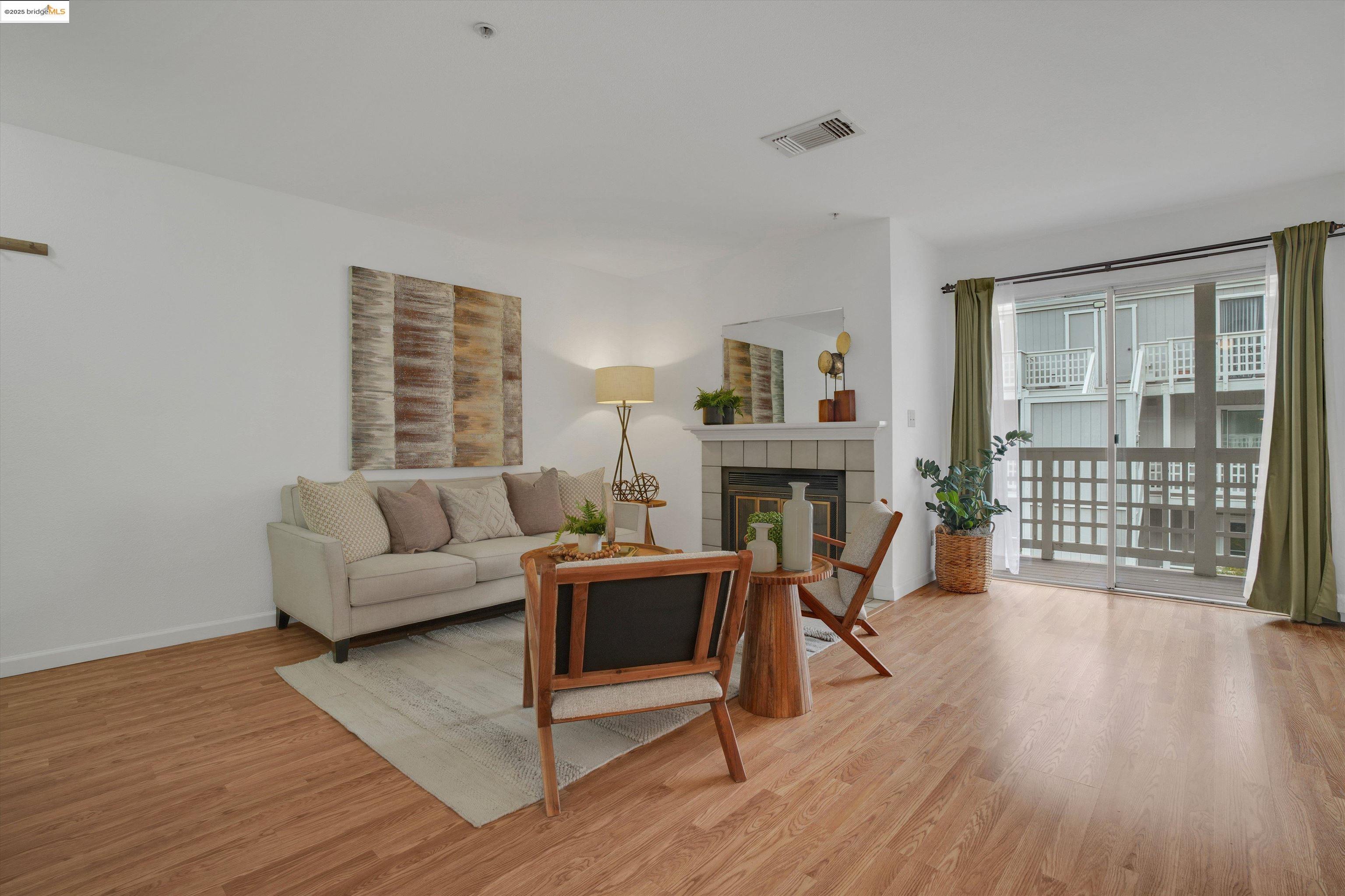 Photo #8: 41112829 Listing: Photo #8