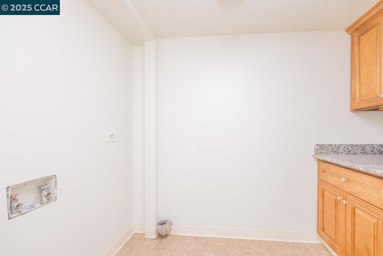 Detail Gallery Image 21 of 33 For 160 Live Oak Ct, Vallejo,  CA 94591 - 4 Beds | 2/1 Baths