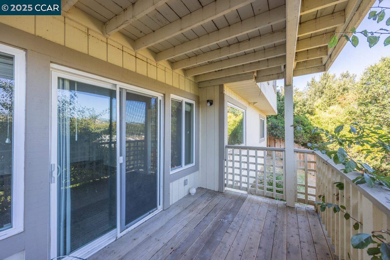 Detail Gallery Image 22 of 33 For 160 Live Oak Ct, Vallejo,  CA 94591 - 4 Beds | 2/1 Baths