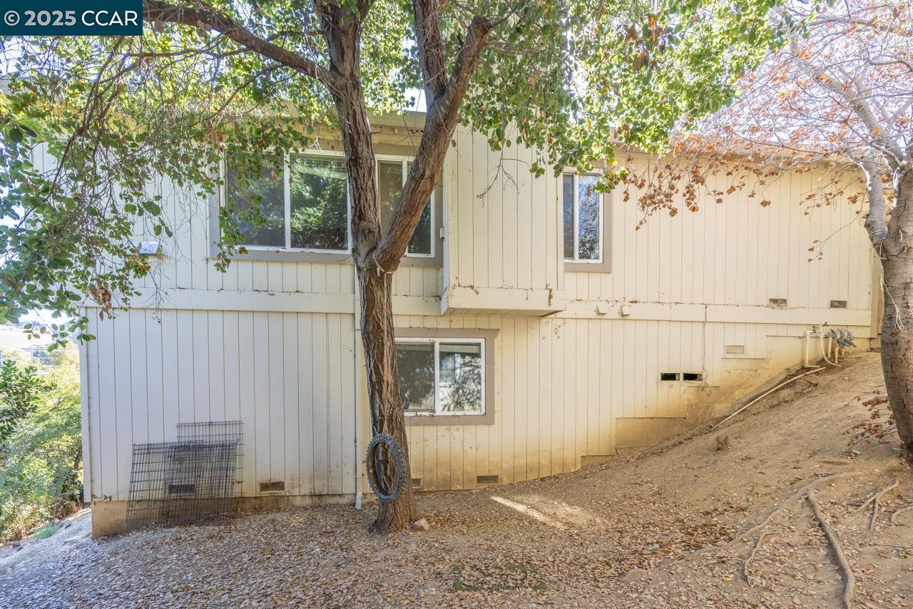 Detail Gallery Image 26 of 33 For 160 Live Oak Ct, Vallejo,  CA 94591 - 4 Beds | 2/1 Baths