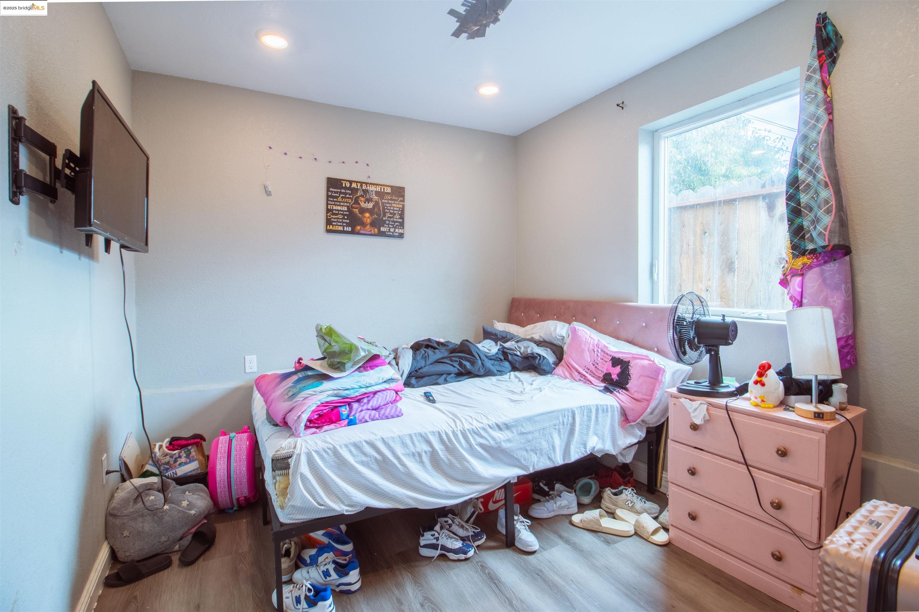 Detail Gallery Image 12 of 15 For 653 2nd St, Richmond,  CA 94801 - 4 Beds | 3 Baths