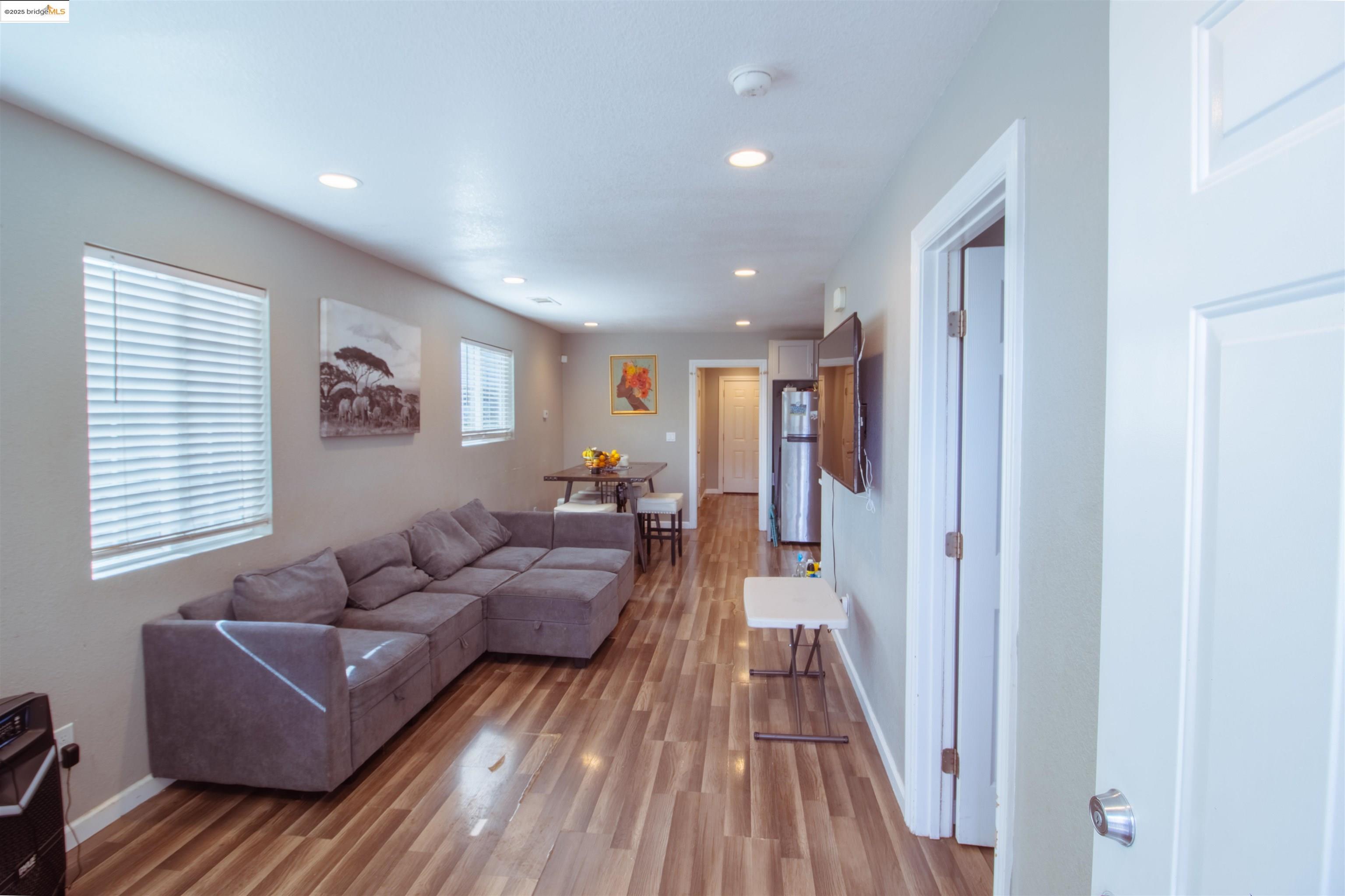 Detail Gallery Image 5 of 15 For 653 2nd St, Richmond,  CA 94801 - 4 Beds | 3 Baths