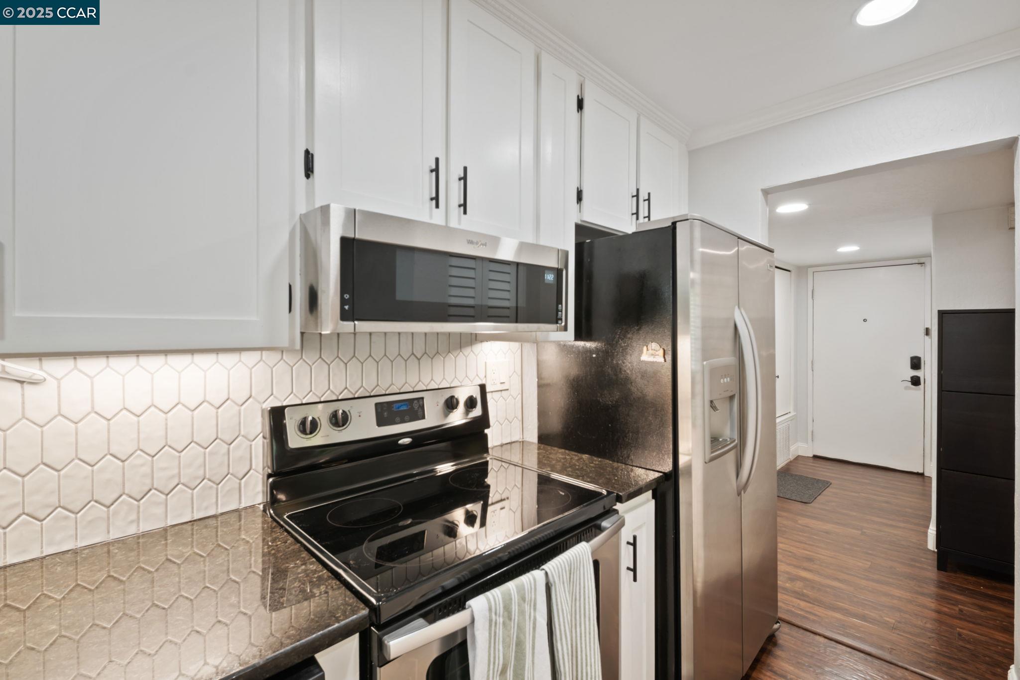 Photo #15: 41112836 Listing: Photo #15