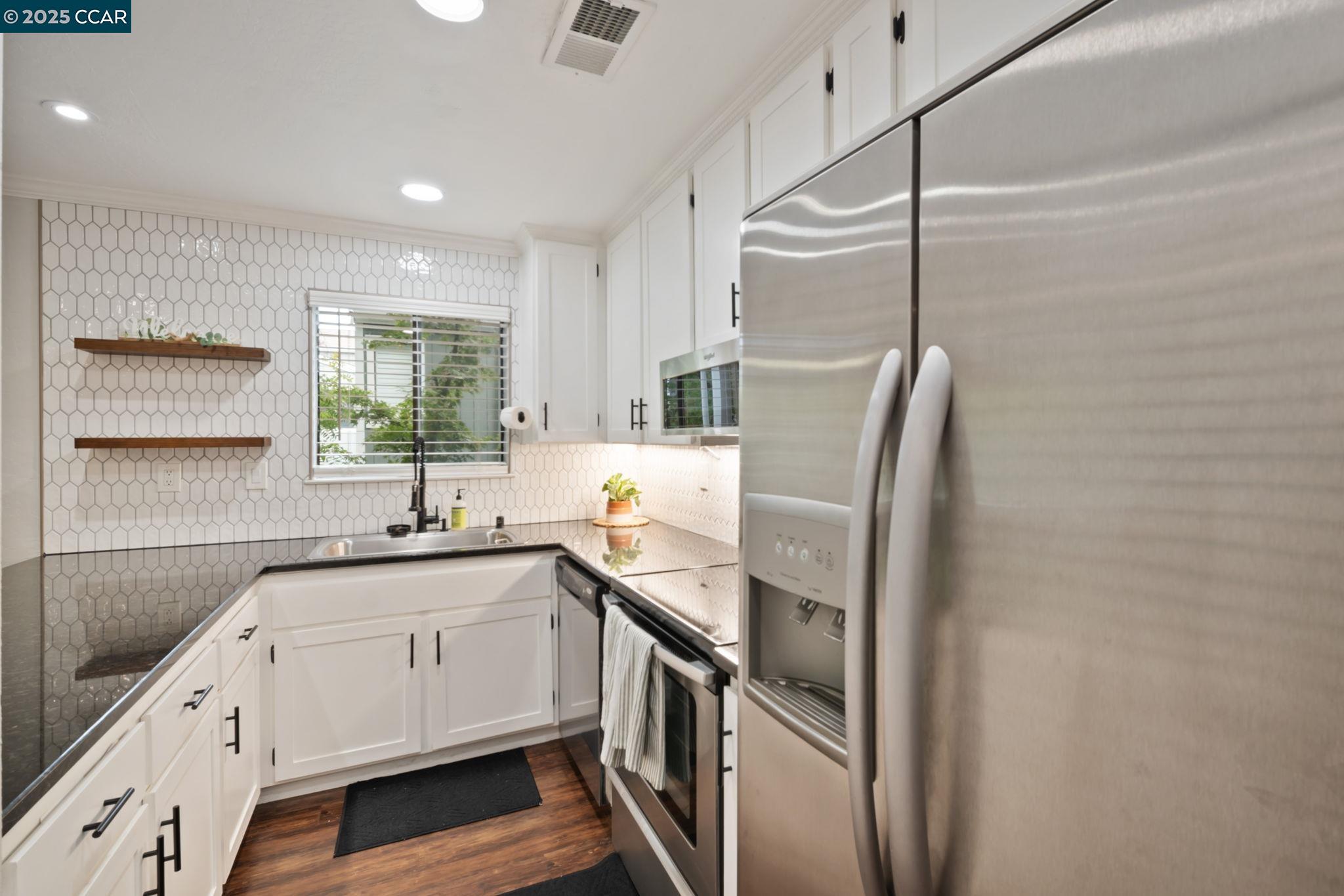Photo #8: 41112836 Listing: Photo #8