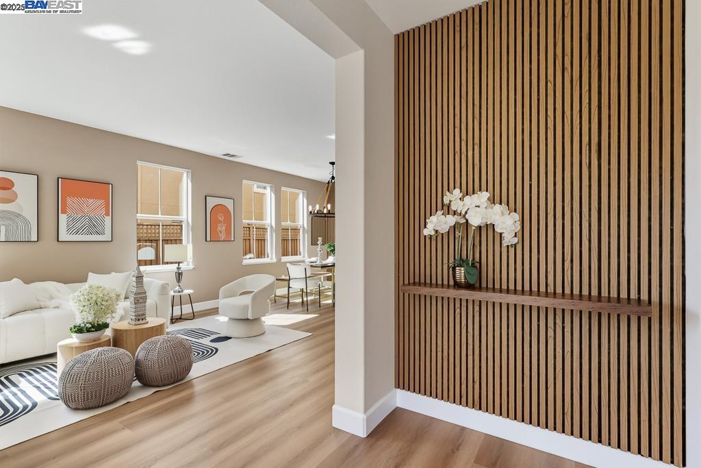 Detail Gallery Image 4 of 60 For 192 Carrick Cir, Hayward,  CA 94542 - 4 Beds | 3/1 Baths