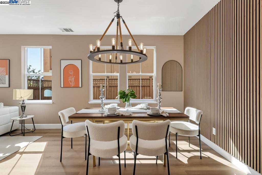 Detail Gallery Image 8 of 60 For 192 Carrick Cir, Hayward,  CA 94542 - 4 Beds | 3/1 Baths