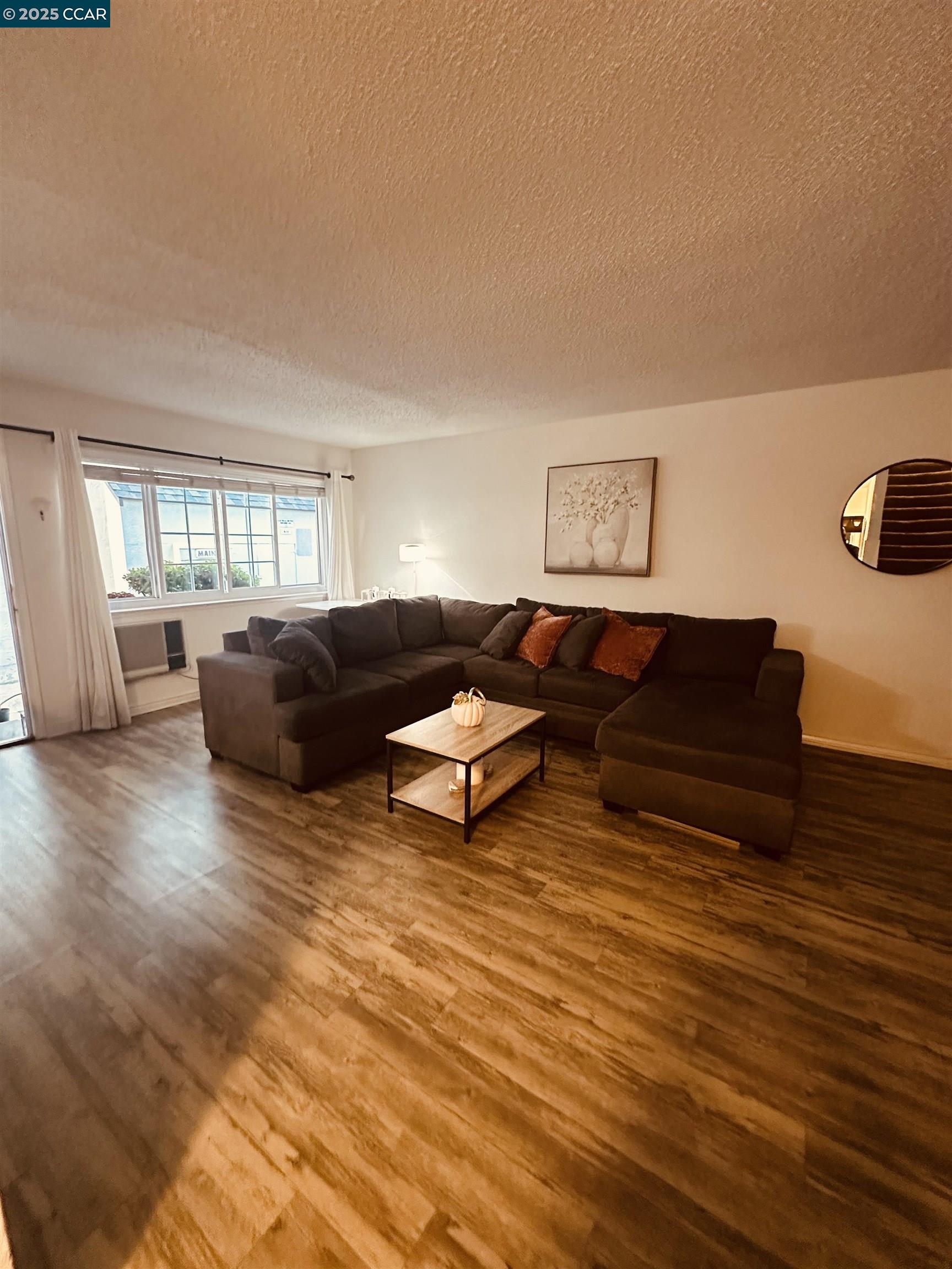 Photo #5: 41112844 Listing 