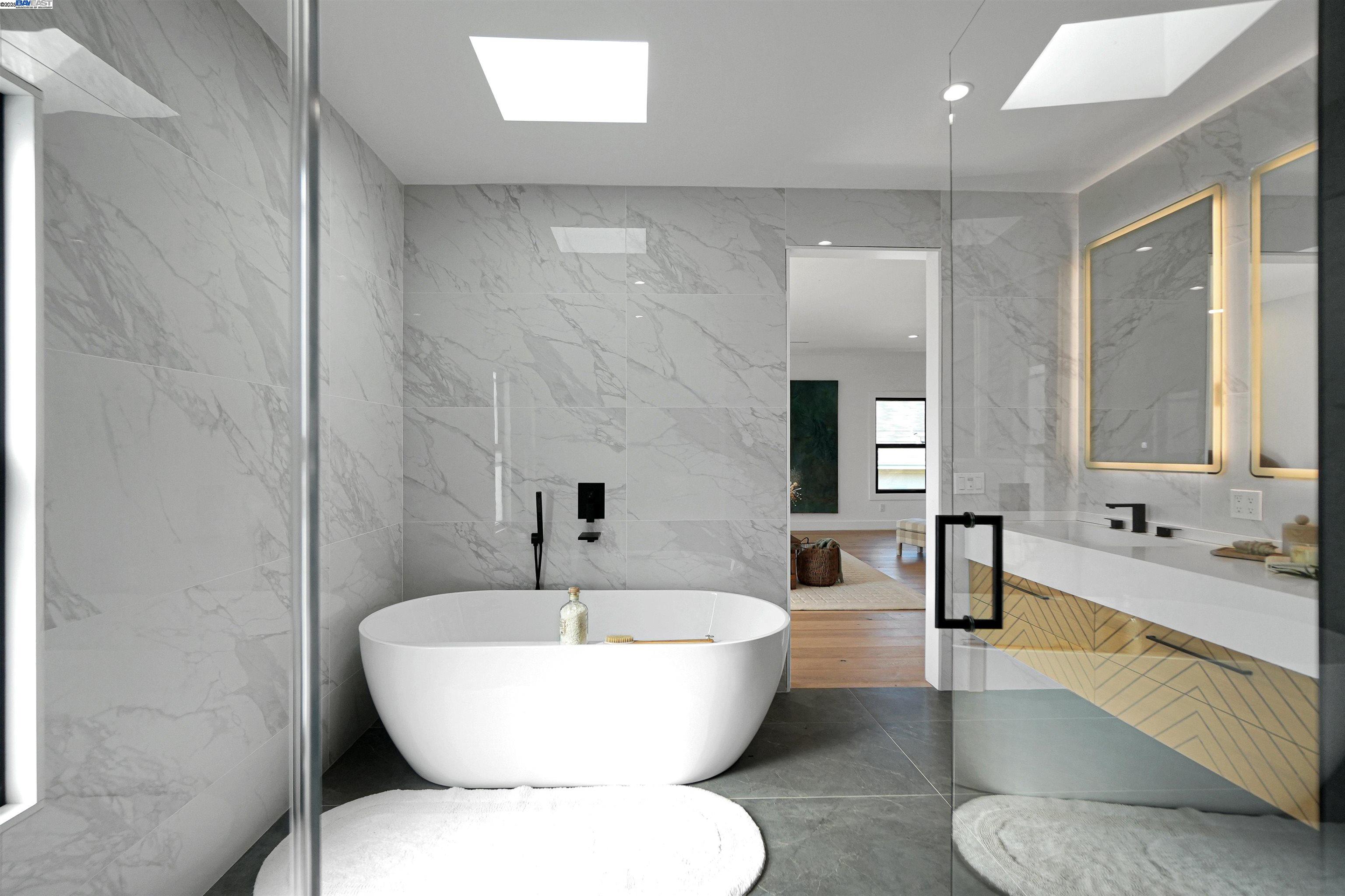 Detail Gallery Image 41 of 60 For 5229 Miles Ave, Oakland,  CA 94618 - 6 Beds | 6/1 Baths