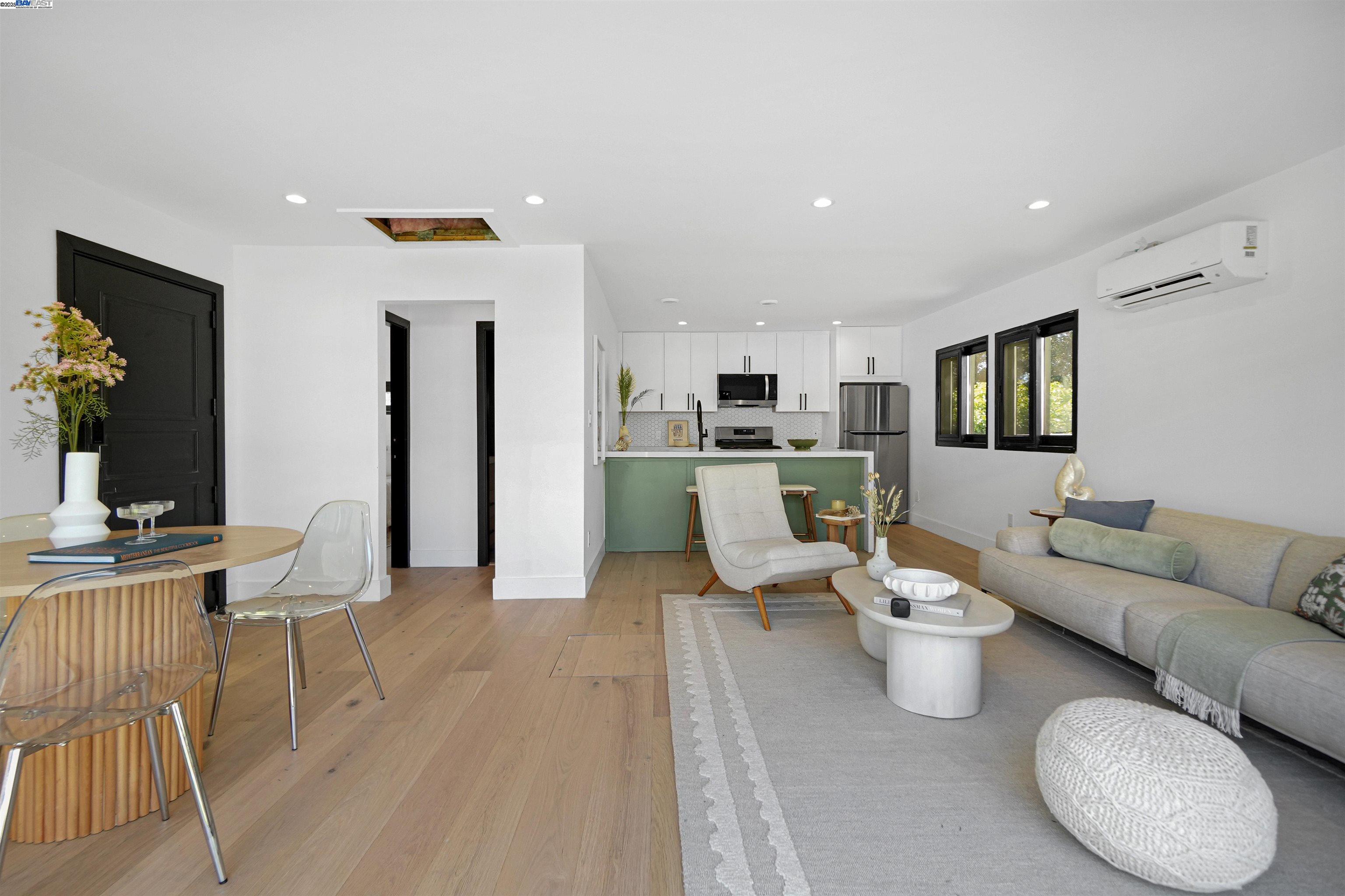 Detail Gallery Image 50 of 60 For 5229 Miles Ave, Oakland,  CA 94618 - 6 Beds | 6/1 Baths