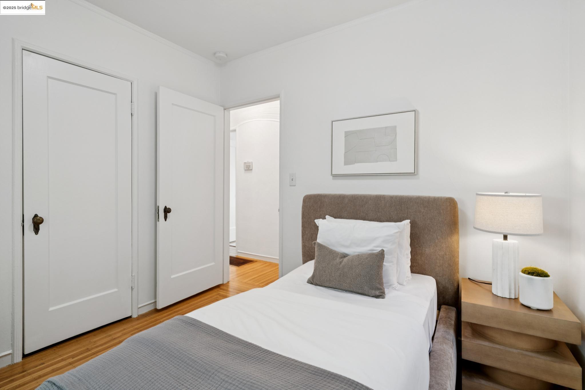 Detail Gallery Image 25 of 49 For 5673 Florence Ter, Oakland,  CA 94611 - 2 Beds | 2 Baths