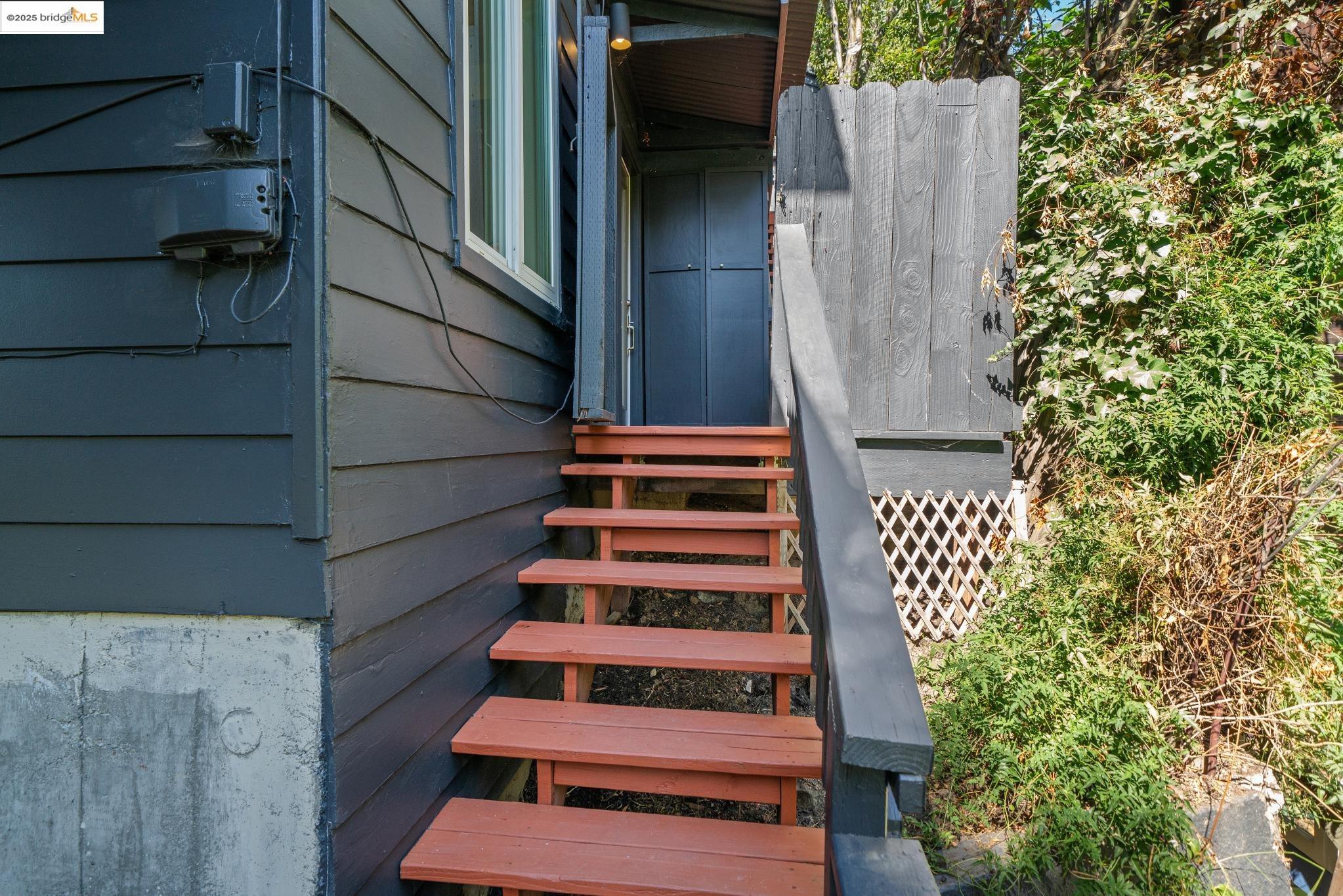 Detail Gallery Image 34 of 49 For 5673 Florence Ter, Oakland,  CA 94611 - 2 Beds | 2 Baths