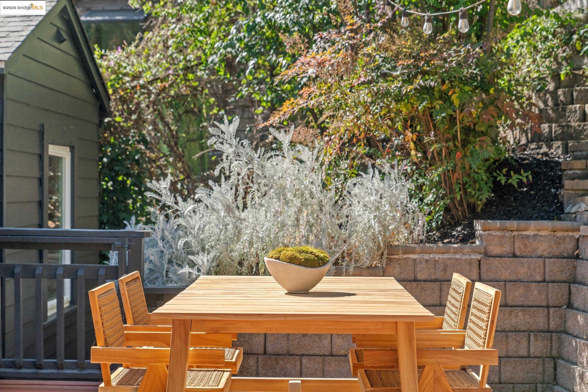 Detail Gallery Image 36 of 49 For 5673 Florence Ter, Oakland,  CA 94611 - 2 Beds | 2 Baths