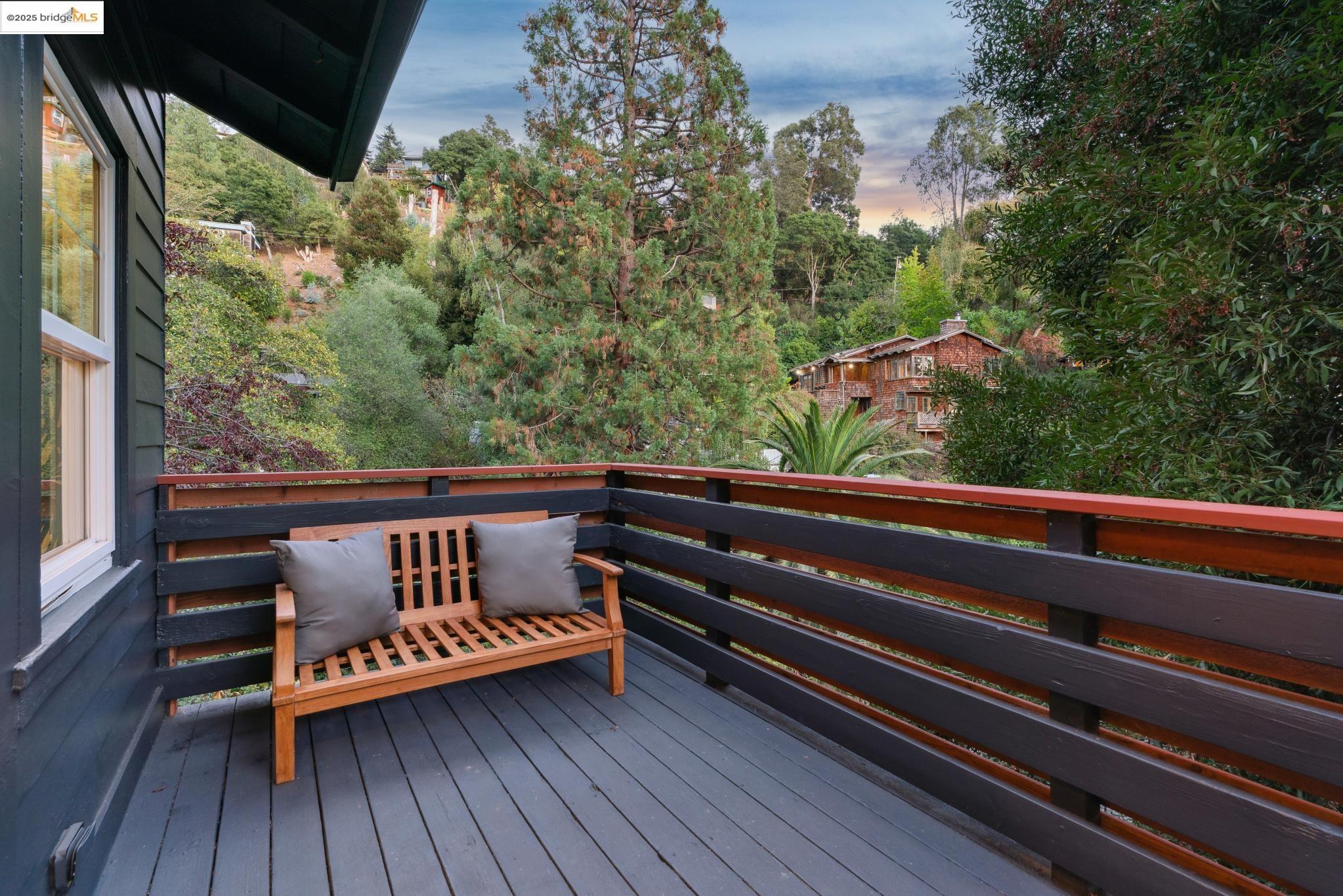 Detail Gallery Image 41 of 49 For 5673 Florence Ter, Oakland,  CA 94611 - 2 Beds | 2 Baths