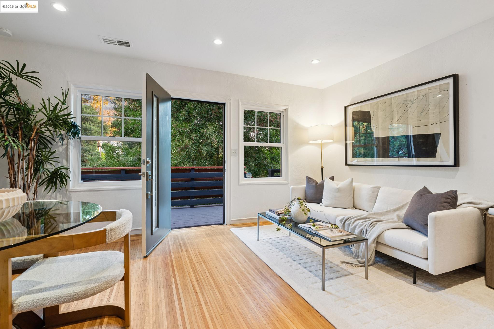 Detail Gallery Image 43 of 49 For 5673 Florence Ter, Oakland,  CA 94611 - 2 Beds | 2 Baths