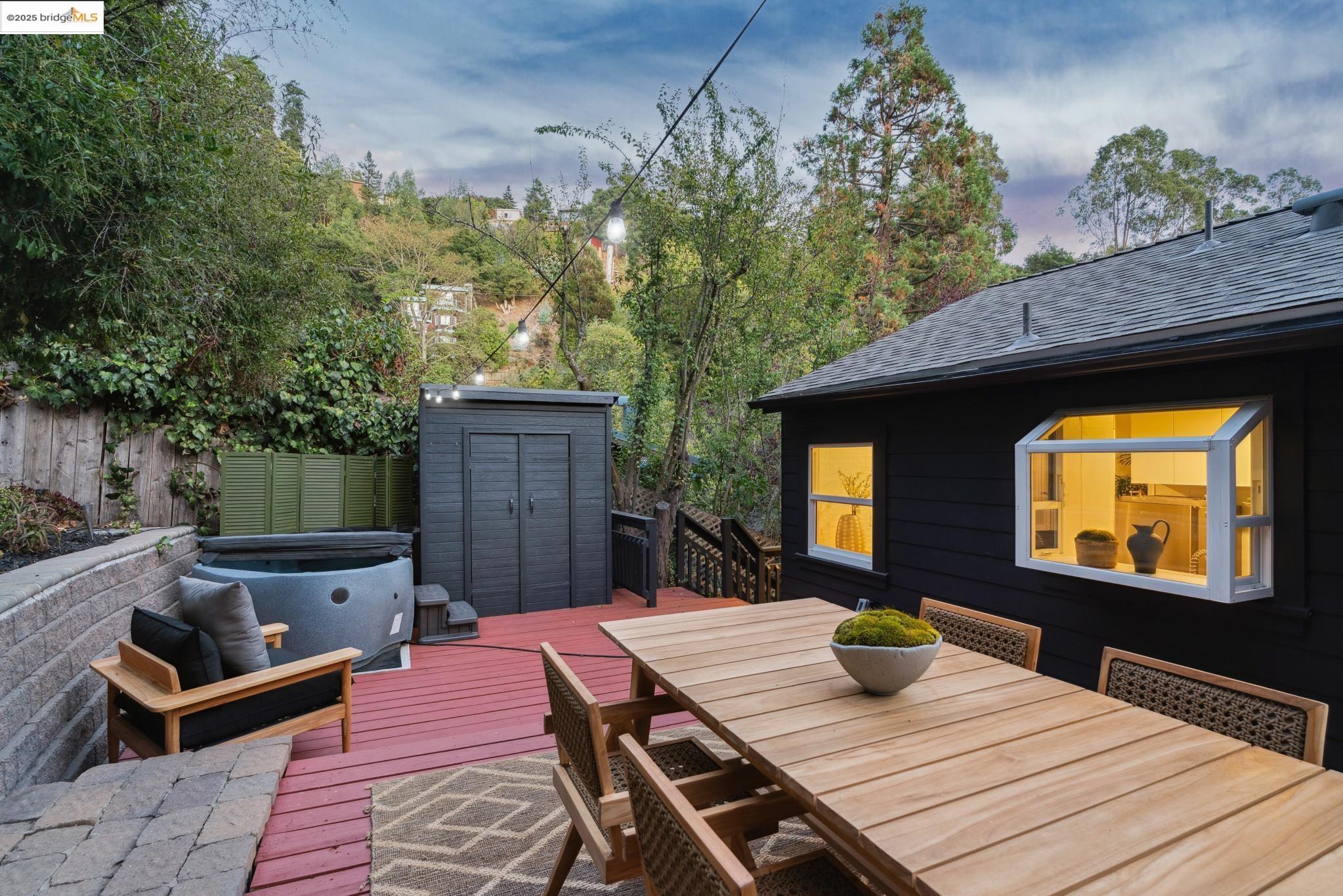 Detail Gallery Image 46 of 49 For 5673 Florence Ter, Oakland,  CA 94611 - 2 Beds | 2 Baths