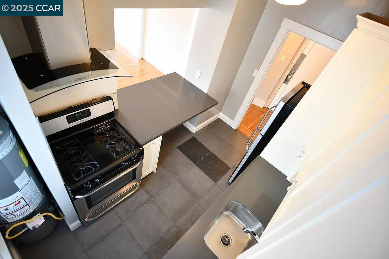 Detail Gallery Image 5 of 10 For 3040 Telegraph Ave #6,  Berkeley,  CA 94705 - 0 Beds | 1 Baths