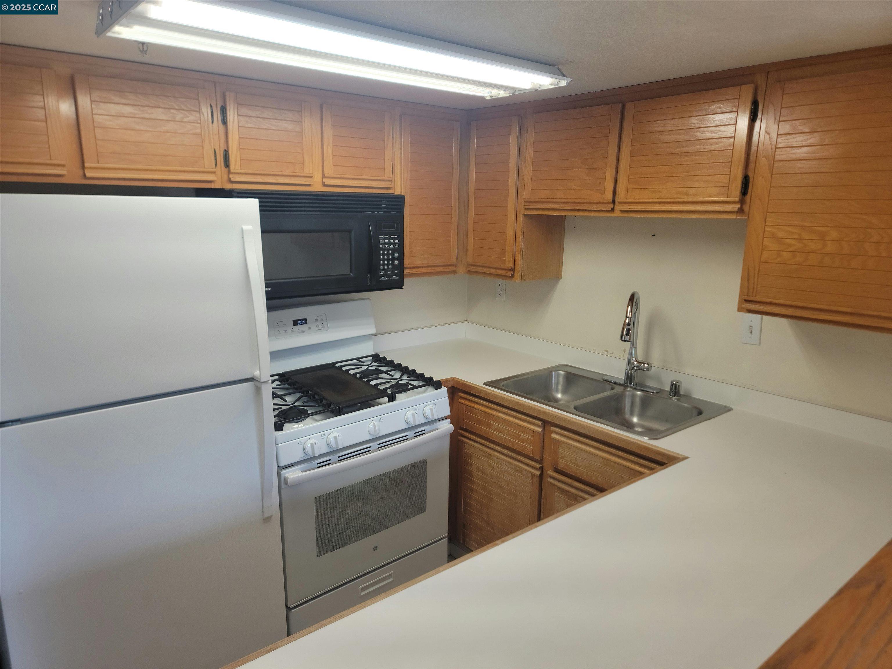 Photo #10: 41112854 Listing: Photo #10