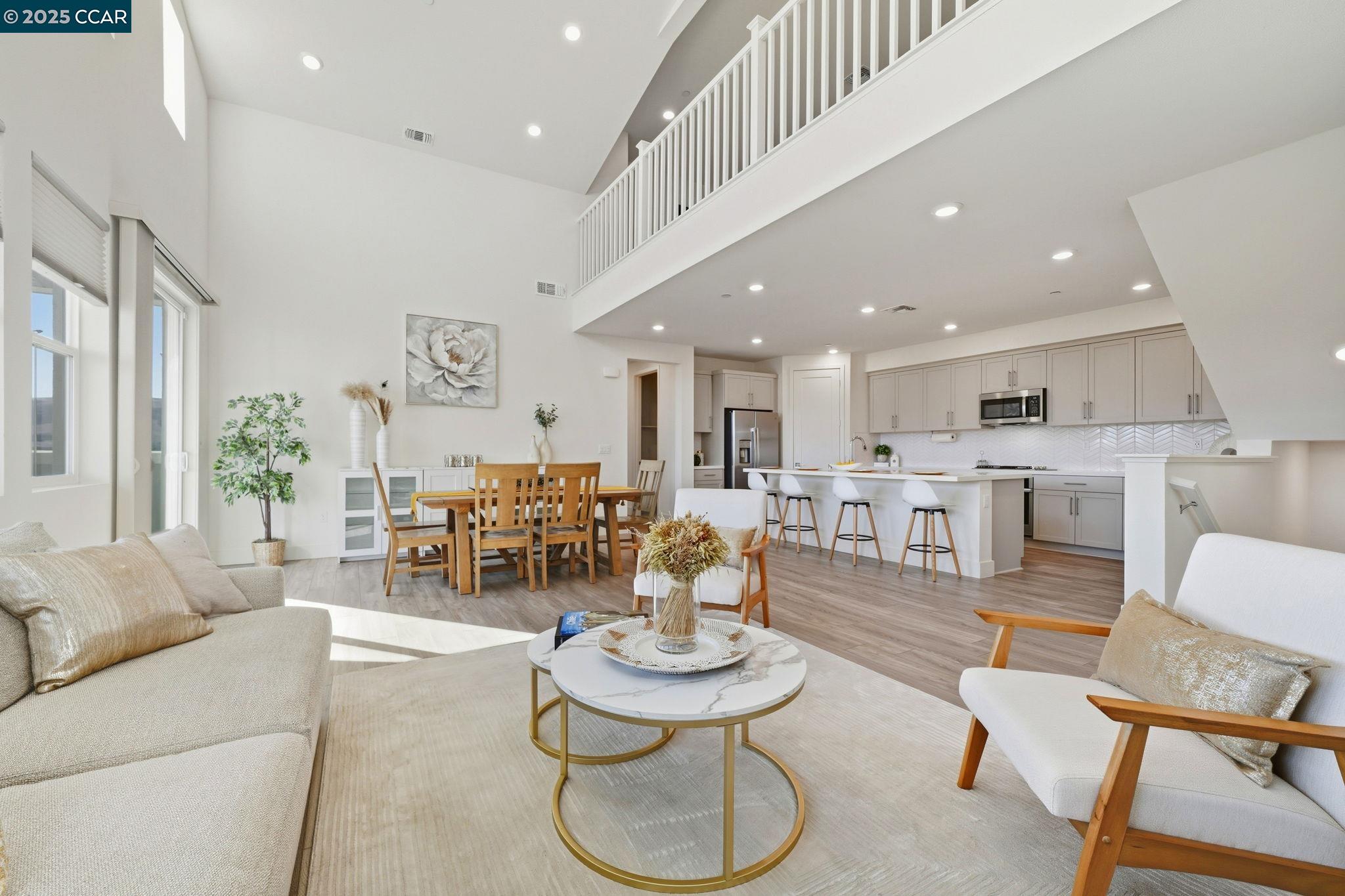 Photo #2: 41112870 Listing 