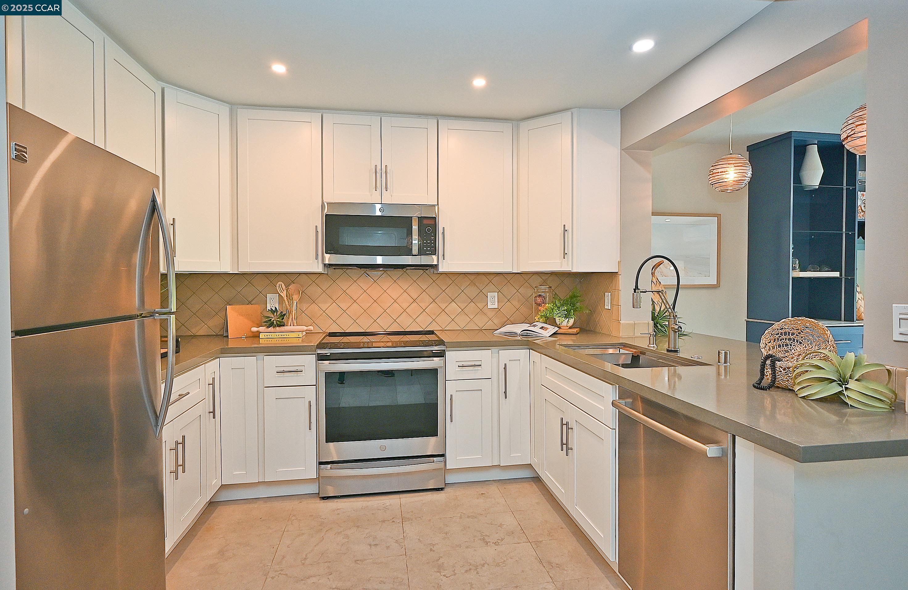 Photo #13: 41112876 Listing: Photo #13