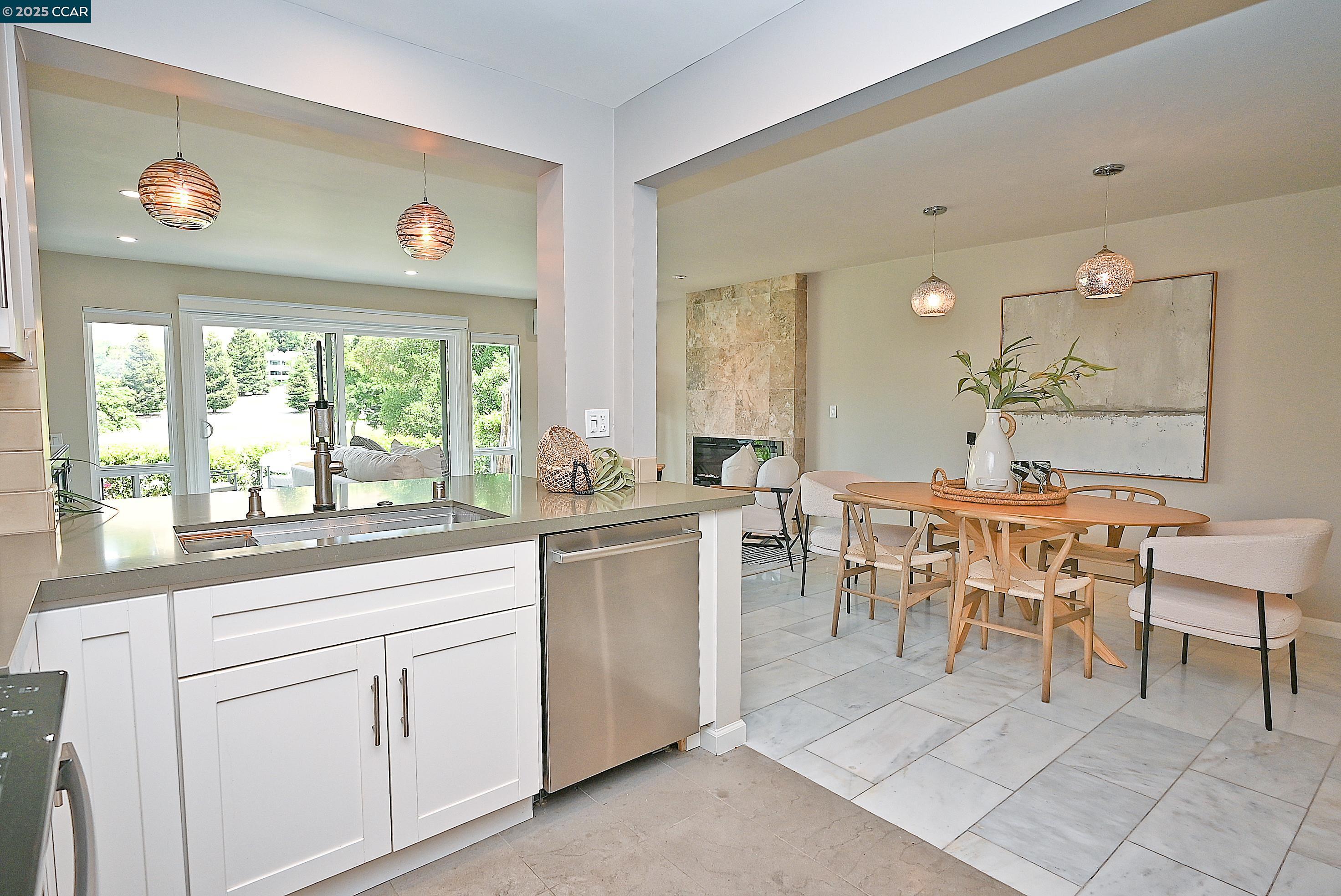 Photo #5: 41112876 Listing 
