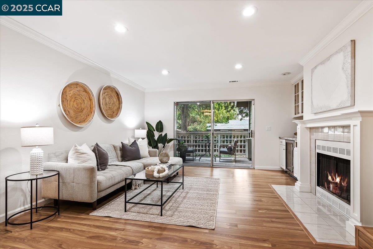 Front Image Thumbnail for CC41112890