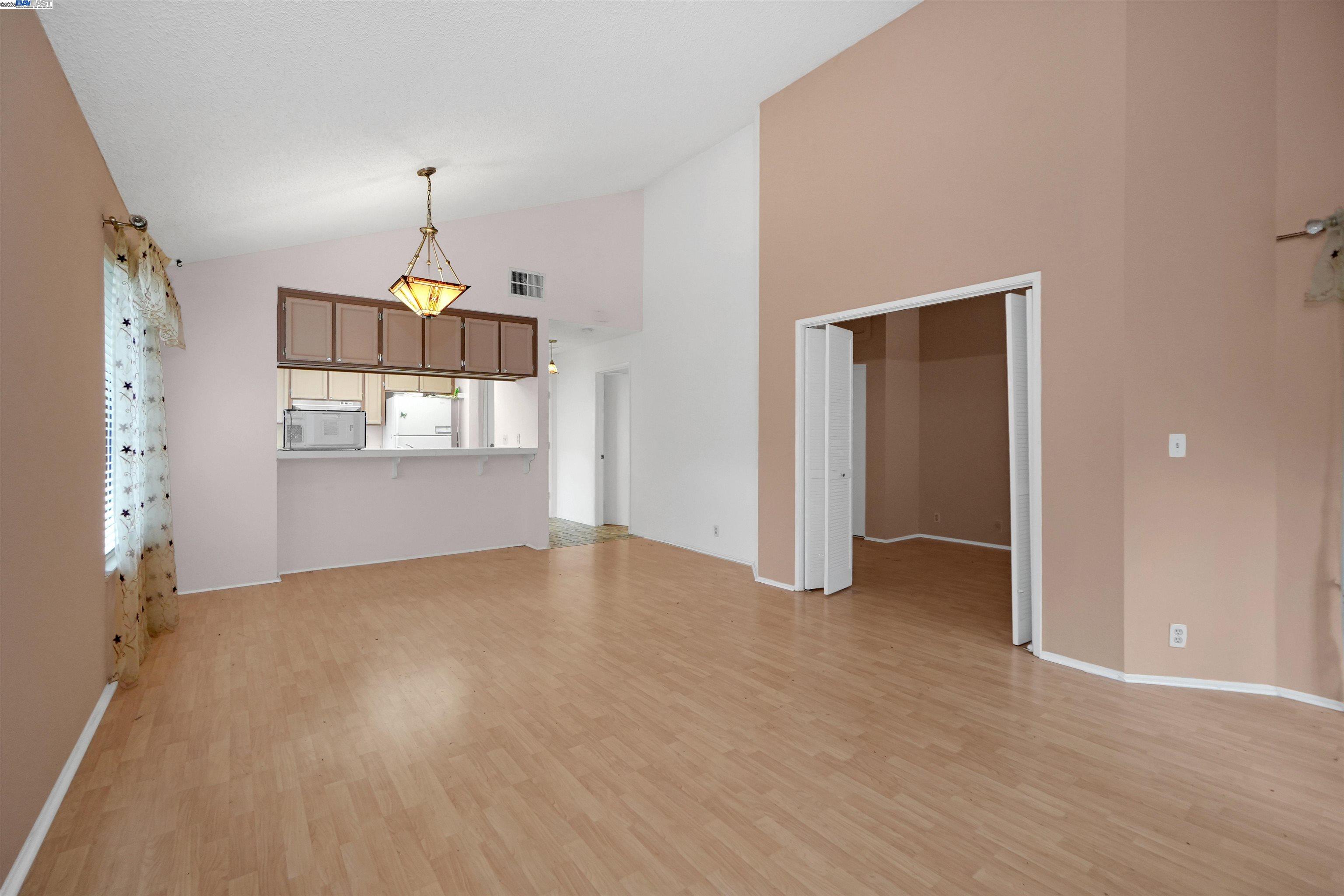 Photo #9: 41112895 Listing: Photo #9