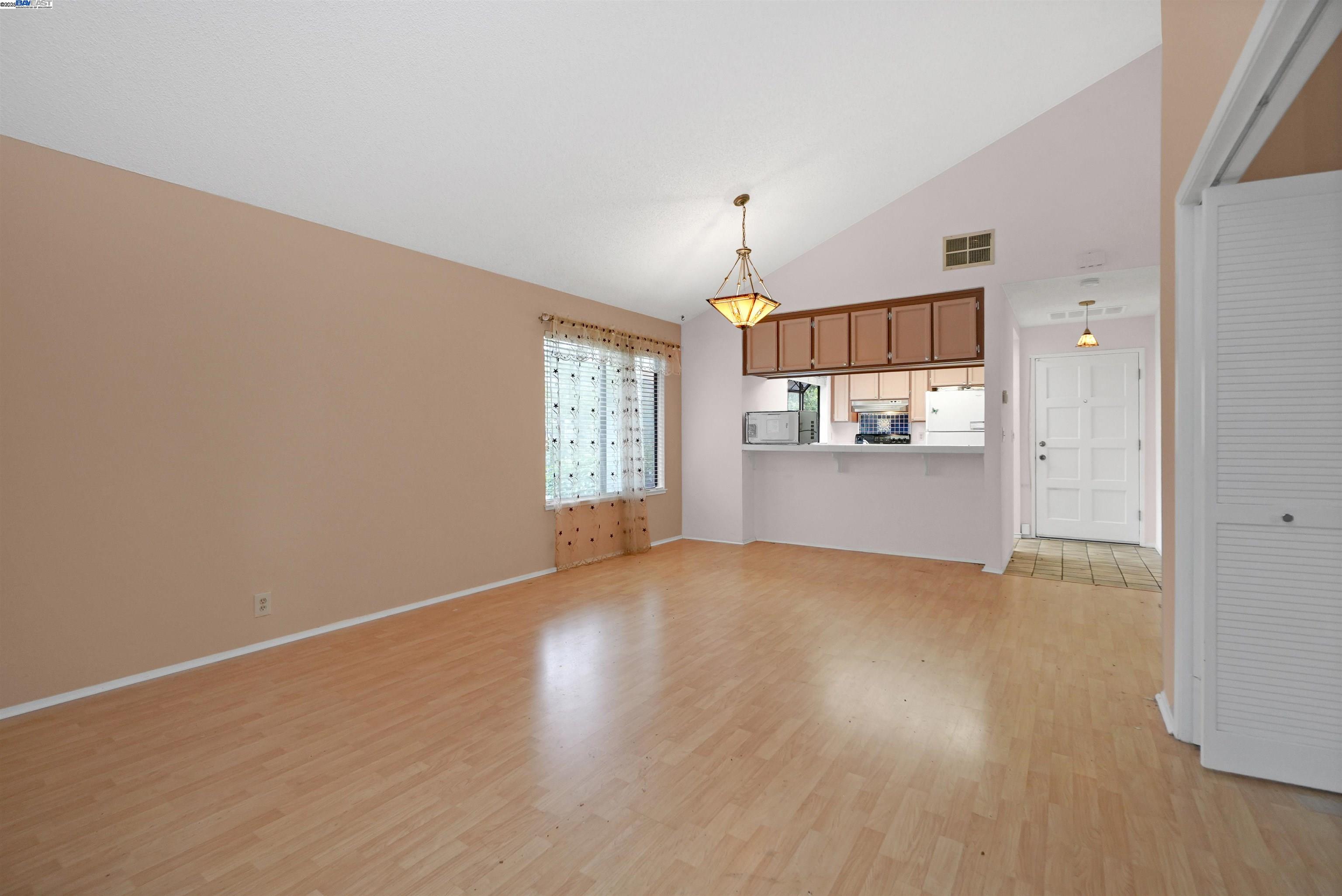 Photo #10: 41112895 Listing: Photo #10