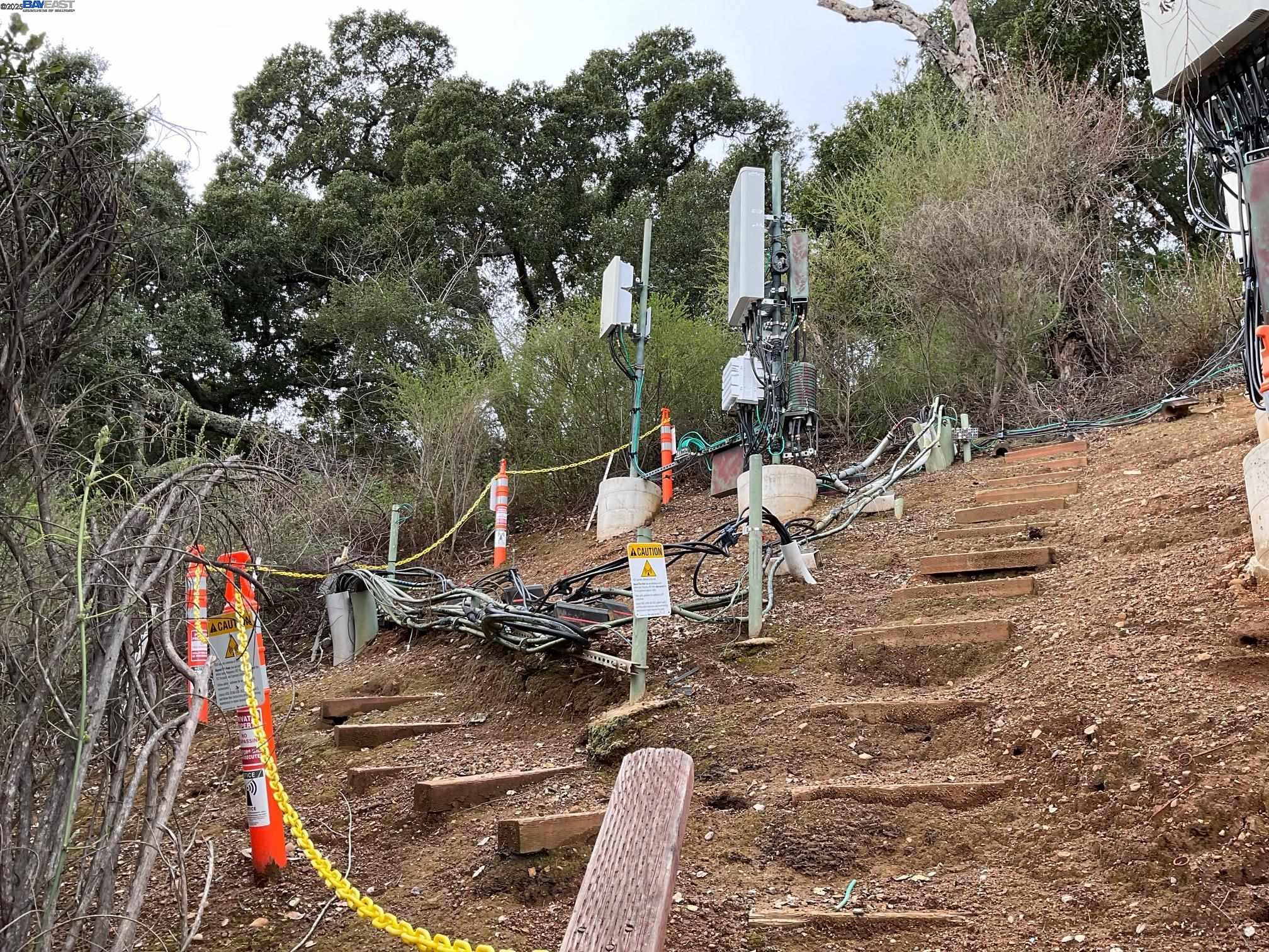 Detail Gallery Image 3 of 25 For 3984 Foothill Rd, Pleasanton,  CA 94588 - – Beds | – Baths