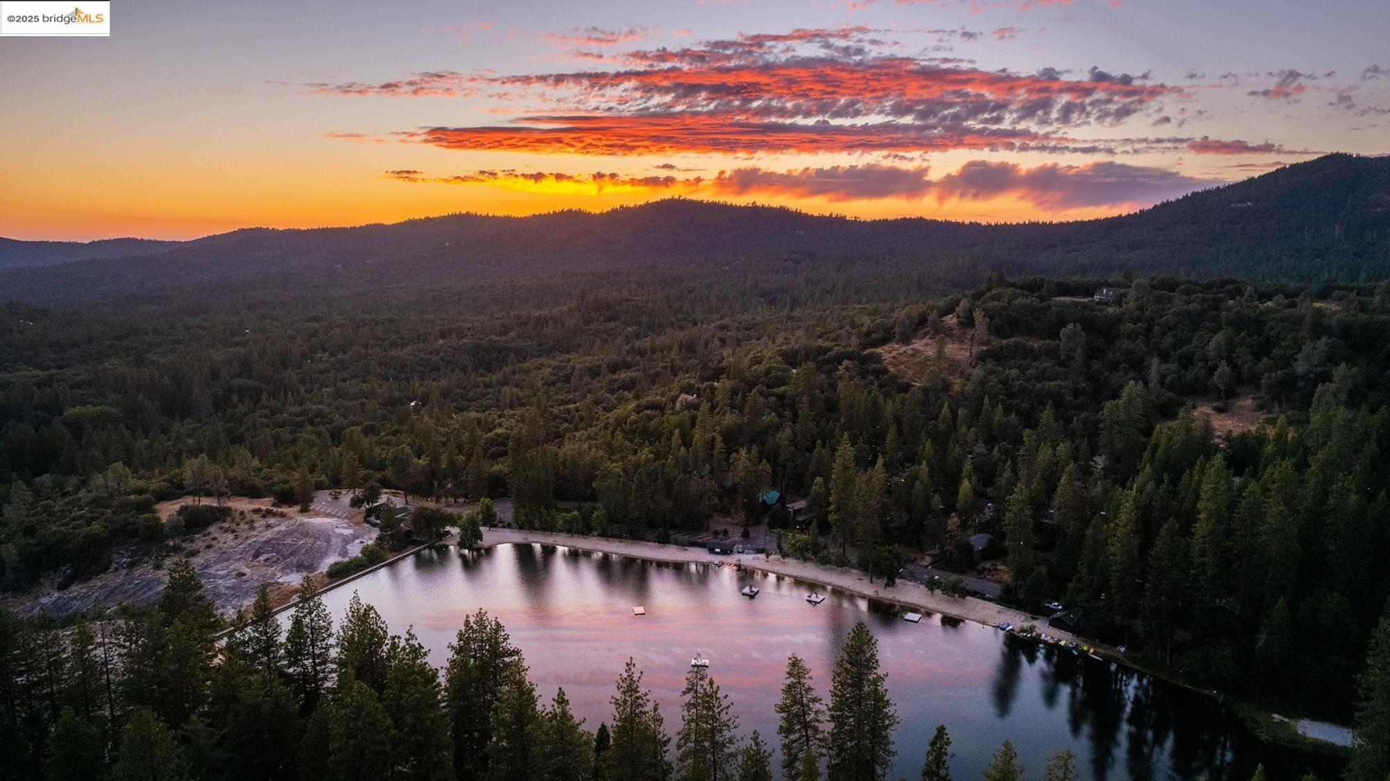 Detail Gallery Image 2 of 30 For 22930 Placer Dr, Twain Harte,  CA 95383 - 2 Beds | 1 Baths