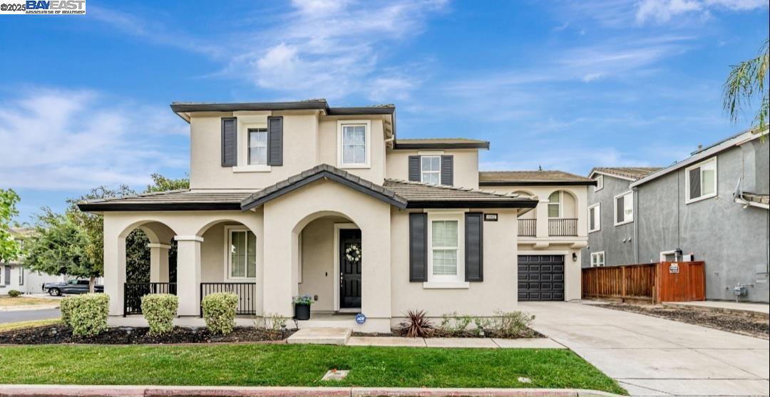 Detail Gallery Image 2 of 27 For 1052 Moss Ln, Lathrop,  CA 95330 - 5 Beds | 3 Baths